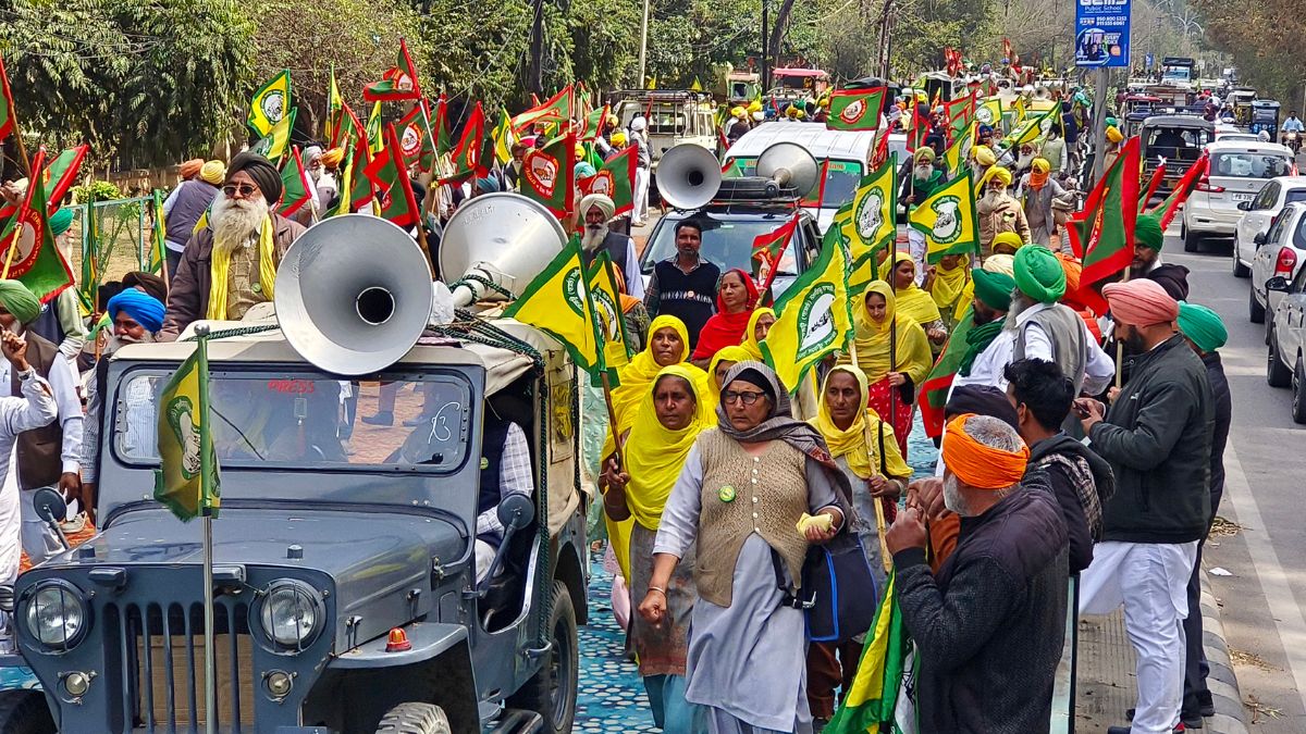 farmers-protest-latest-news-delhi-chalo-march-on-march-6-police-steps-up-security-measures-intensify-checks-at-metro-railways